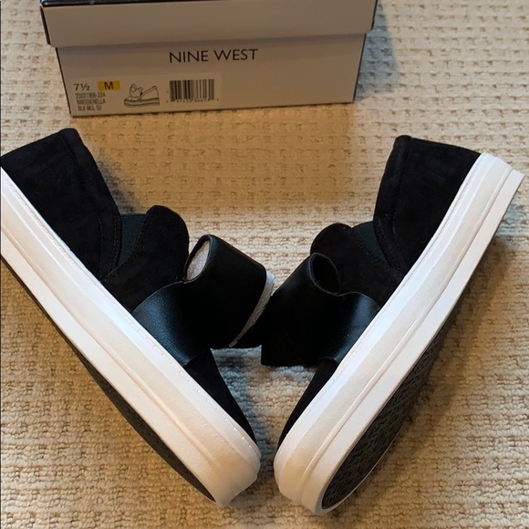 SOLD Nine West Bow SlipOn Sneaker 7.5 Black Suede - Picture 3 of 7